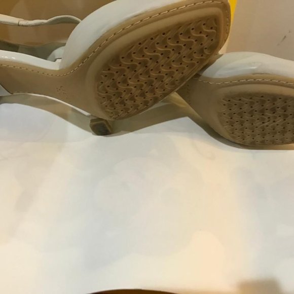 GEOX sandels  US size 6 , 4 in heel , used it once - Picture 4 of 4